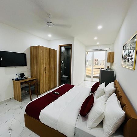 The Lodgers Studio Apartment Infront Of Artemis Hospital Gurugram Gurgaon Ngoại thất bức ảnh