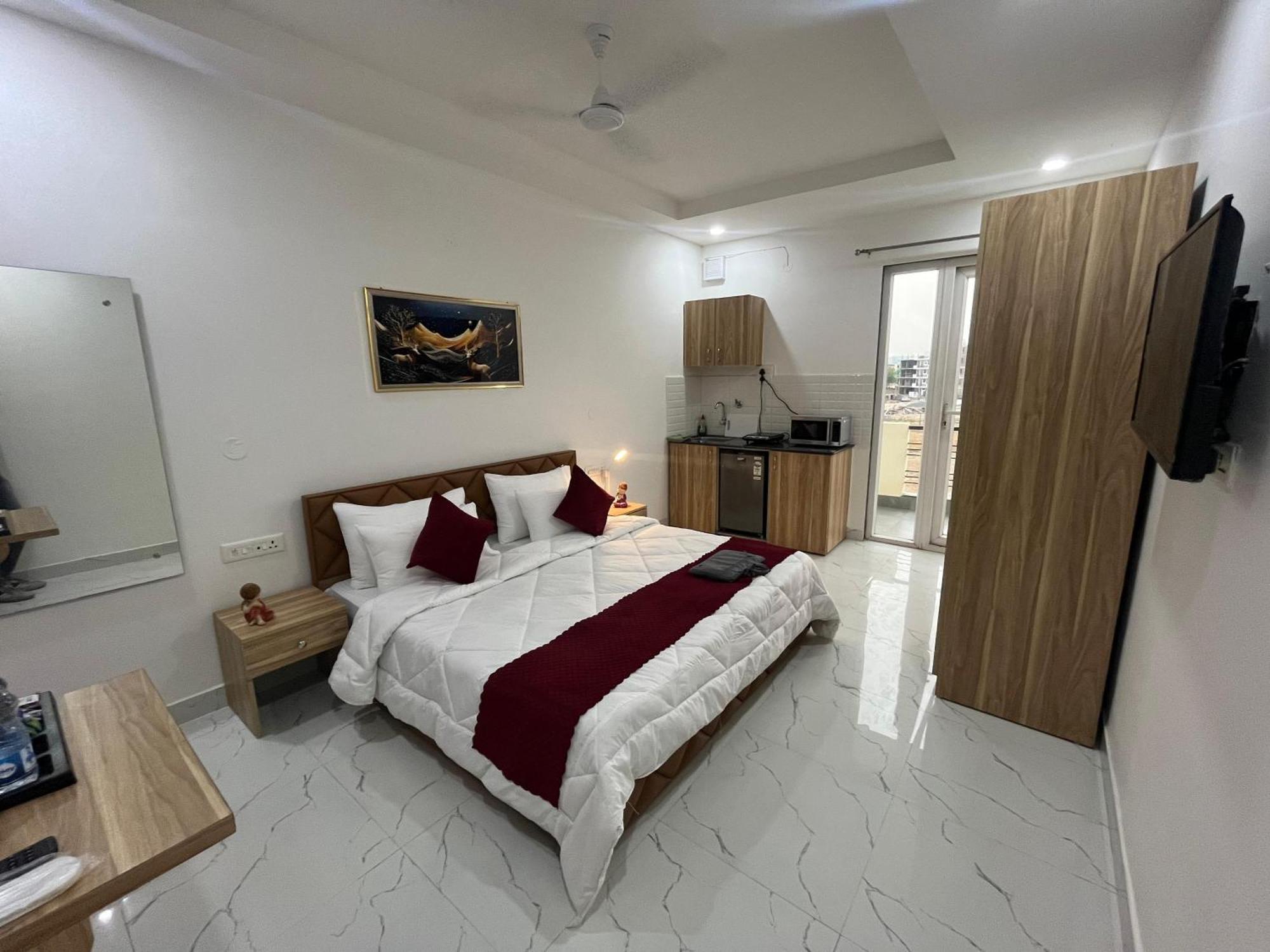 The Lodgers Studio Apartment Infront Of Artemis Hospital Gurugram Gurgaon Ngoại thất bức ảnh