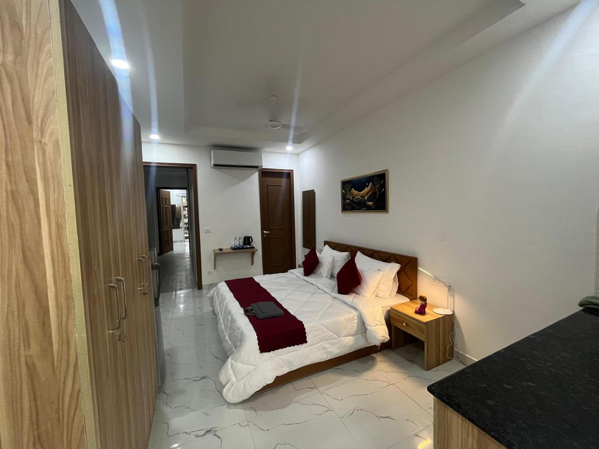 The Lodgers Studio Apartment Infront Of Artemis Hospital Gurugram Gurgaon Ngoại thất bức ảnh