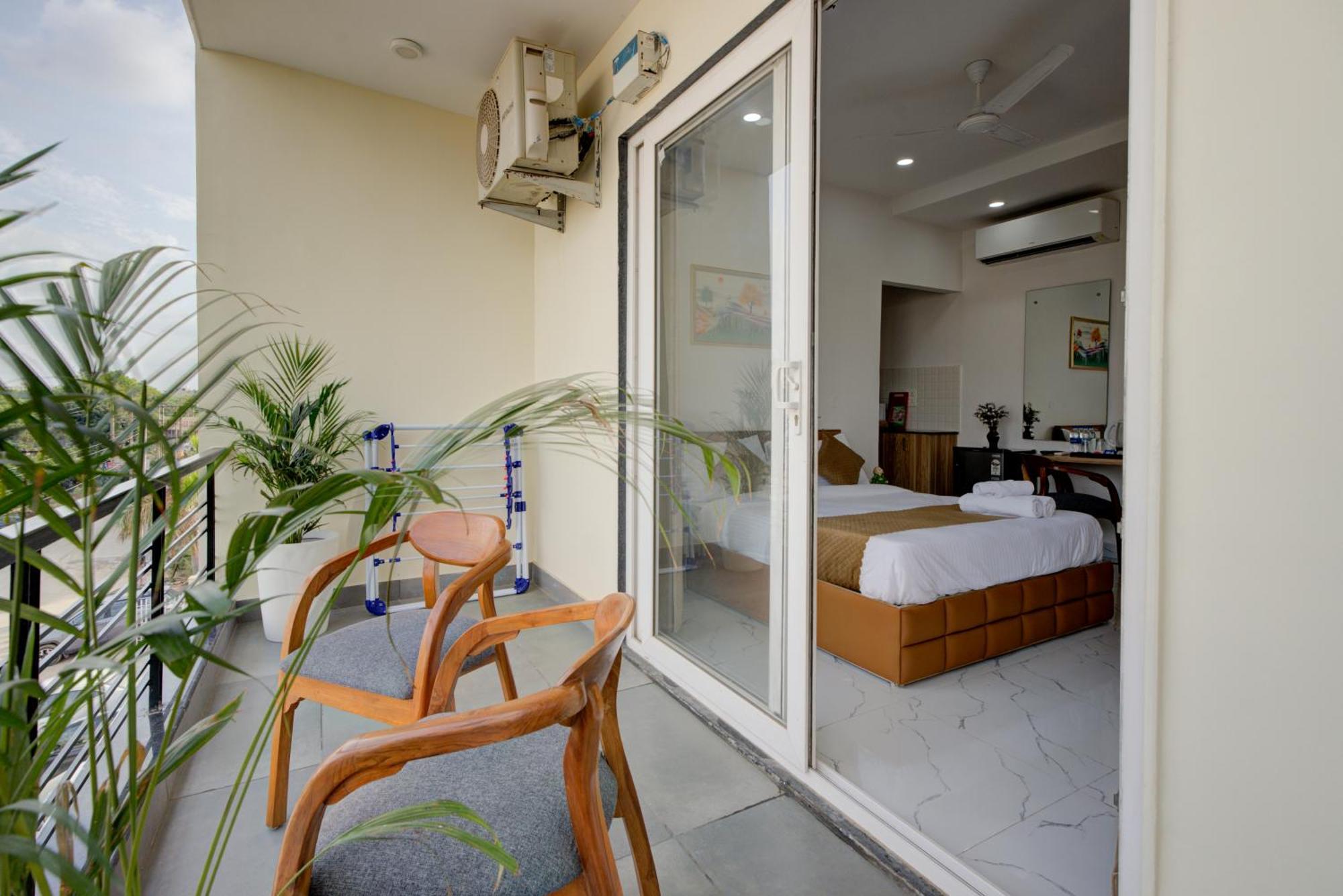 The Lodgers Studio Apartment Infront Of Artemis Hospital Gurugram Gurgaon Ngoại thất bức ảnh