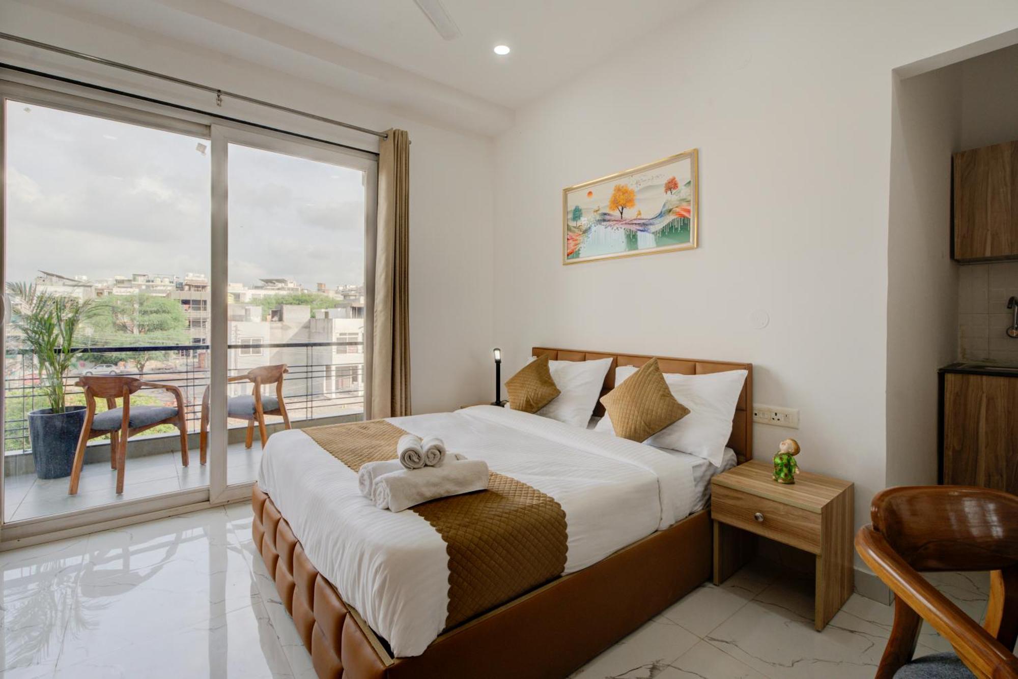 The Lodgers Studio Apartment Infront Of Artemis Hospital Gurugram Gurgaon Ngoại thất bức ảnh